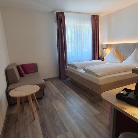 Hotel Neuenburger Hof نوينبورغ أم راين المظهر الخارجي الصورة
