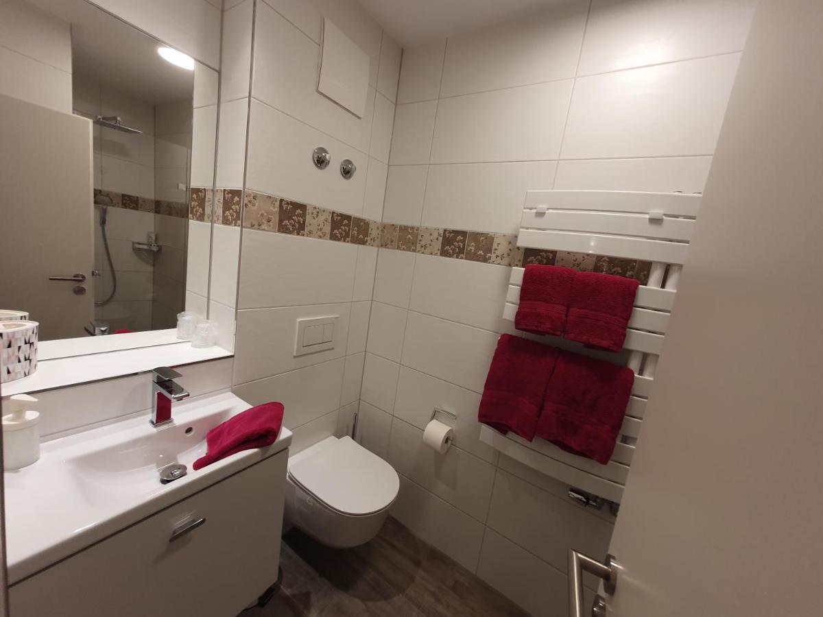 Hotel Neuenburger Hof نوينبورغ أم راين المظهر الخارجي الصورة
