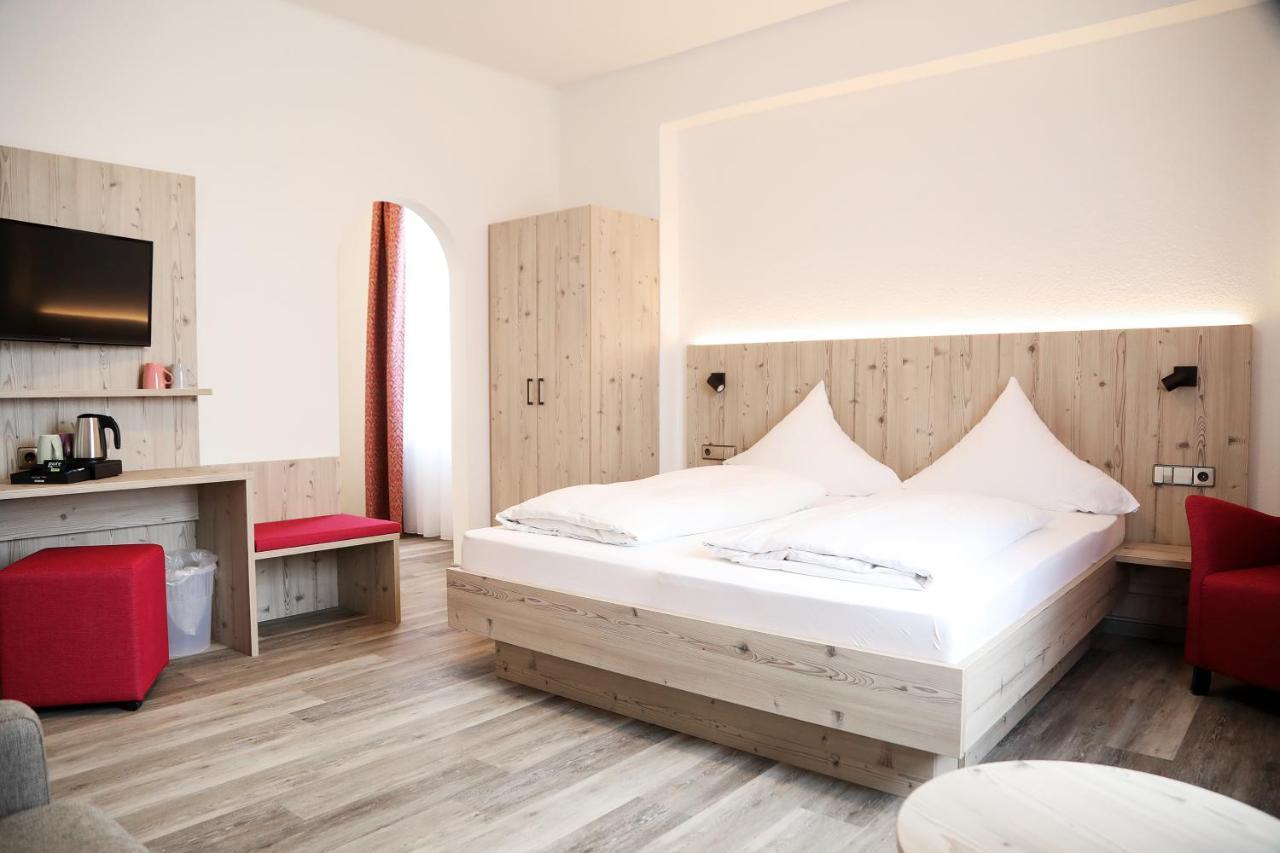 Hotel Neuenburger Hof نوينبورغ أم راين المظهر الخارجي الصورة