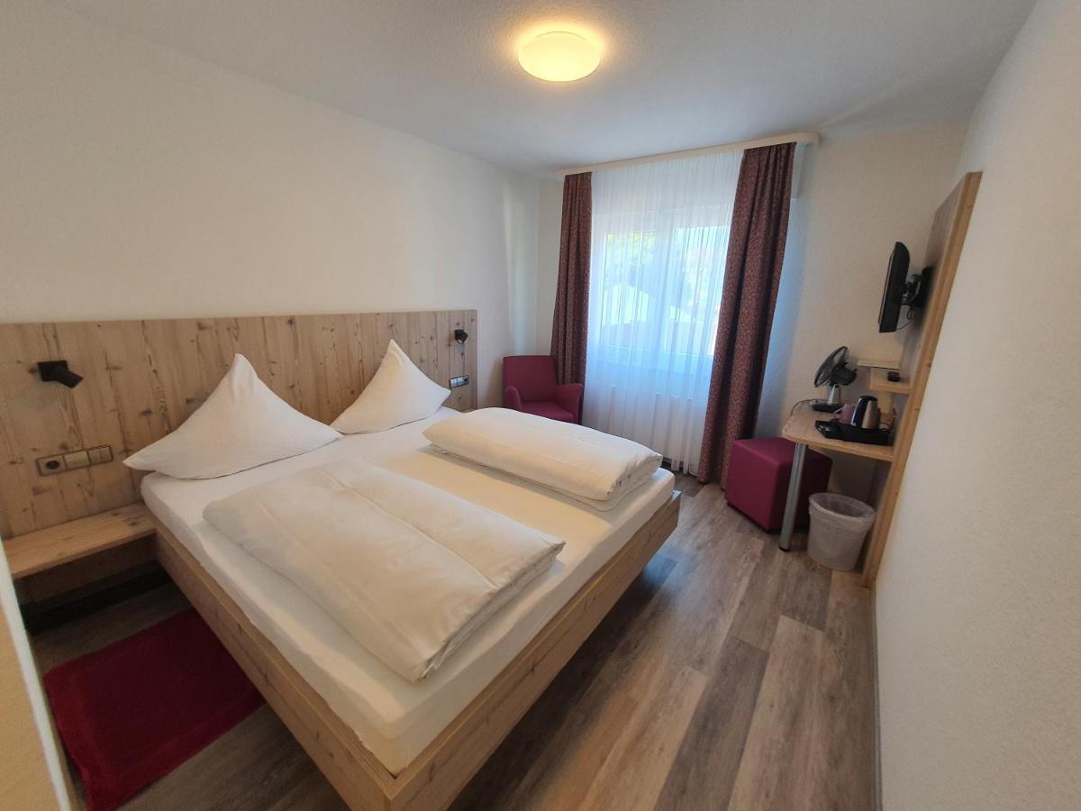 Hotel Neuenburger Hof نوينبورغ أم راين المظهر الخارجي الصورة