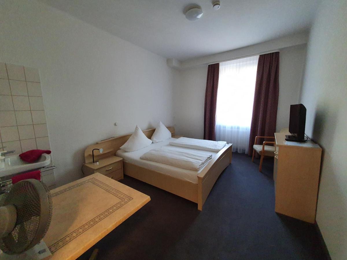 Hotel Neuenburger Hof نوينبورغ أم راين المظهر الخارجي الصورة
