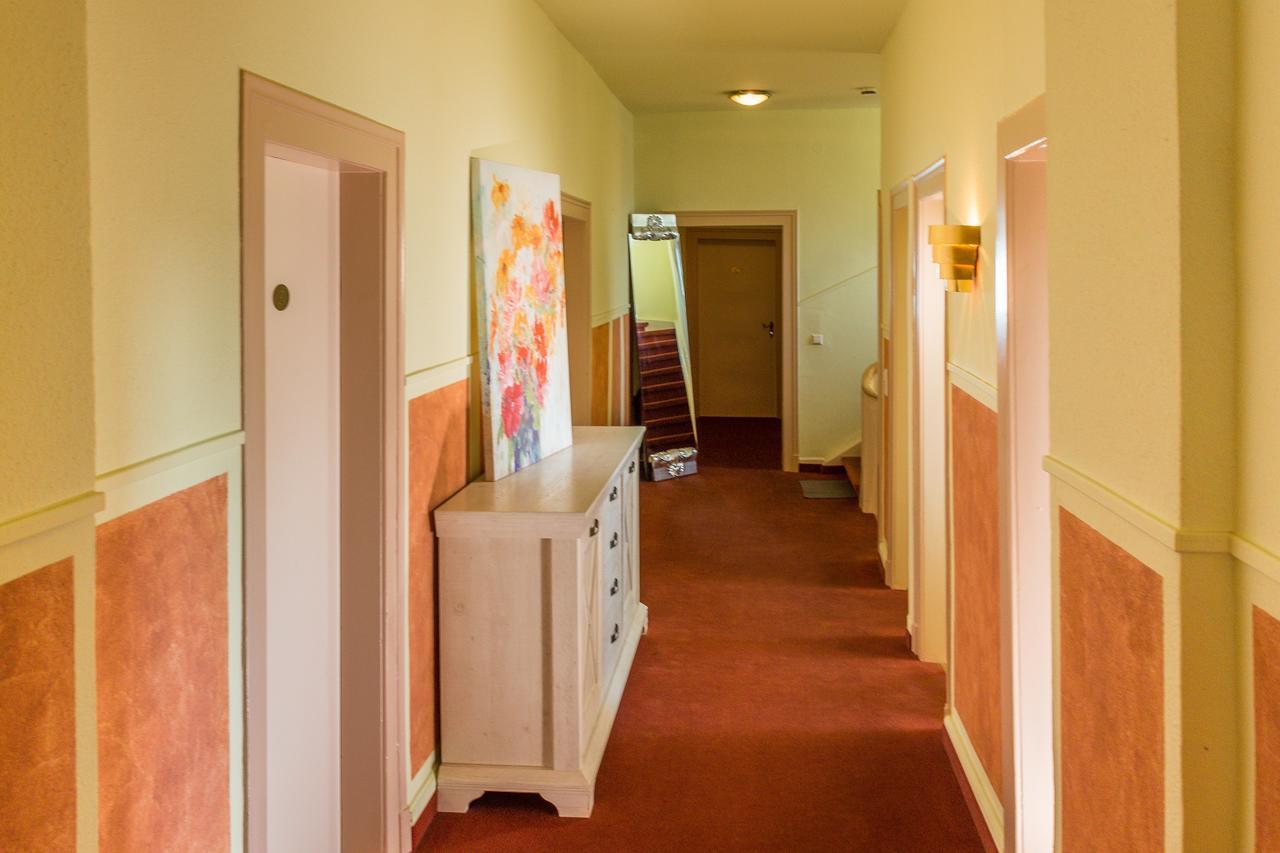 Hotel Neuenburger Hof نوينبورغ أم راين المظهر الخارجي الصورة